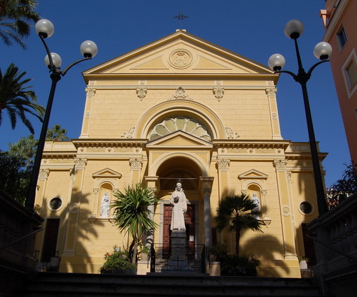 Sanremo: un lettore propone un'area pedonale tra la Chiesa dei Cappuccini e la Chiesa Russa