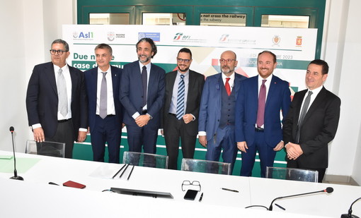 La presentazione alla stazione ferroviaria di Taggia