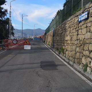 Via Duca D'Aosta chiusa al traffico