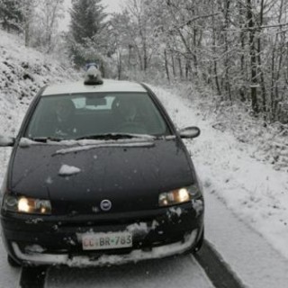 Pieve di Teco: due francesi bloccati nel ghiaccio nel bosco di Rezzo, intervento dei Carabinieri