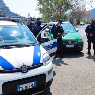 Ventimiglia: carrozzeria abusiva in un capannone di frazione Bevera, titolare denunciato da Forestali e Municipale (Foto)