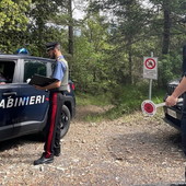 In moto sui sentieri di montagna vietati: serie di multe e sequestri dei Carabinieri tra Sanremo e Bordighera (Foto)