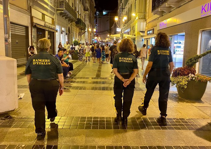 Sanremo: proseguono i controlli contro i 'furbetti' dell'immondizia, ieri sera altre multe (Foto)