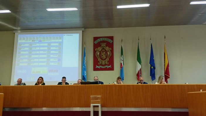 Consiglio comunale a Ventimiglia, approvati due punti all’ordine del giorno sul bilancio