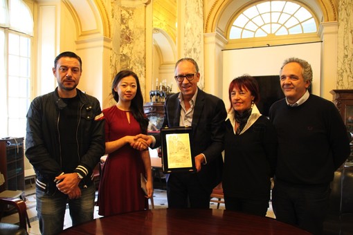 Sanremo e la Cina unite dalla musica, la chitarrista Xuanxuan Sun ospite al Festival Chitarristico Internazionale: “Spero in uno scambio culturale con il mio Paese” (foto)