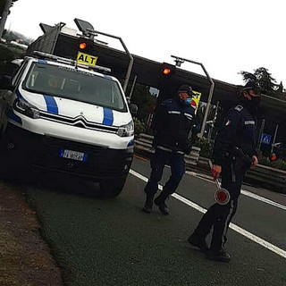 Sanremo: provincia in arancione ma rimangono i controlli della Polizia Locale al casello autostradale (Foto)