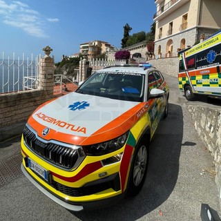 Ventimiglia: bambino di 6 anni cade ai giardini pubblici dall'altezza di due metri, intervento di 118 e Croce Verde