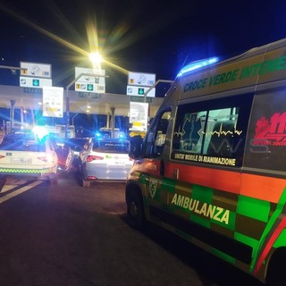 Ventimiglia: zuffa tra due automobilisti, interviene il casellante che viene aggredito e picchiato (Foto)