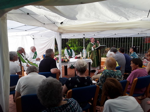 Vallecrosia: visita del Vescovo diocesano Mons. Antonio Suetta alla Rsa 'Casa Rachele' (Foto)