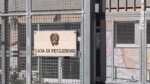 Sanremo: detenuti appiccano un fuoco in carcere, intervento della Penitenziaria e tre sezioni completamente evacuate