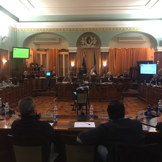 Sanremo: lungo dibattito in consiglio comunale sulla “defascistizzazione” del Comune