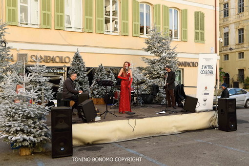 Sanremo: le più belle foto di Tonino Bonomo allo 'Swing Corner of Christmas' in piazza Borea D'Olmo