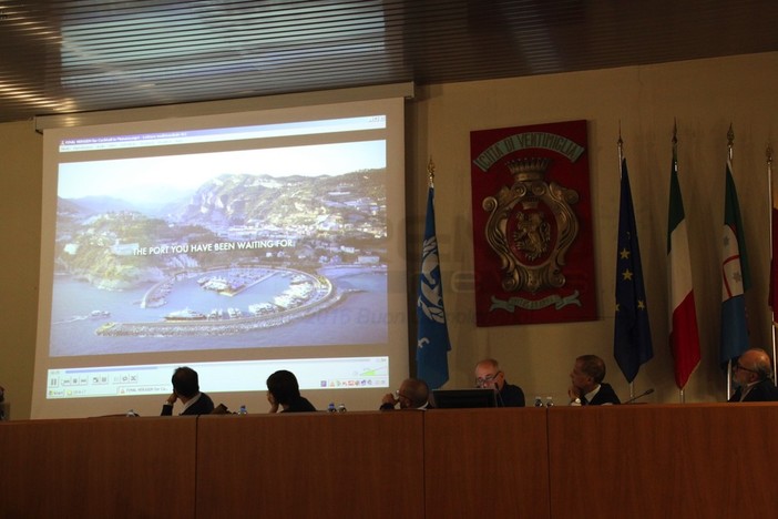 Ventimiglia: il Sindaco Ioculano presenta in Consiglio Comunale il nuovo porto di Cala del Forte: “Una svolta per una città che è pronta a rilanciarsi”