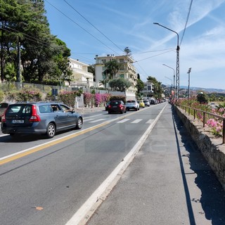 Sanremo: città letteralmente invasa dai turisti, qualche problema con le code ma spiagge e alberghi stracolmi (Foto)