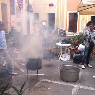 Sanremo: pomeriggio di festa oggi a Coldirodi con giochi e la tradizionale Castagnata (le foto)