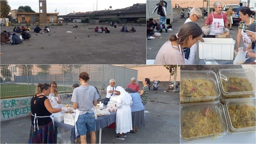 Solidarietà e generosità a Ventimiglia: associazioni e volontari sfamano i migranti (Foto e video)
