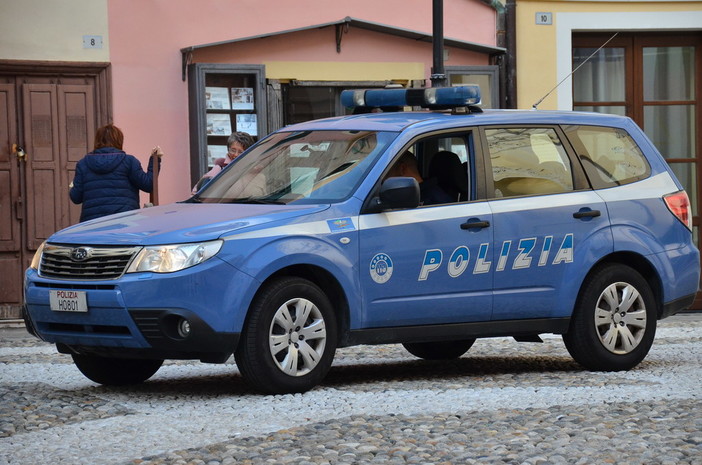 Proseguono i controlli della Polizia di Stato sull'osservanza delle regole che disciplinano la vendita del materiale pirotecnico