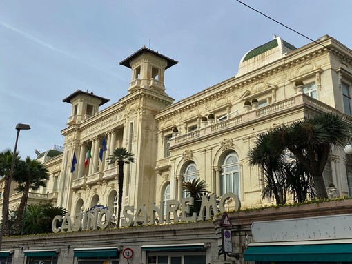 Cliente ubriaco dà in escandescenze al Casinò di Sanremo: dirigente e guardia giurata finiscono al Pronto Soccorso