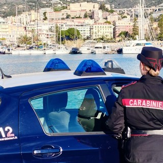 Barca in fiamme nel porto di Sanremo: identificato l'uomo che ha appiccato l'incendio