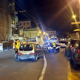 Sanremo: serata di controlli per la Polizia Municipale, 85 mezzi verificati e 14 verbali (Foto)