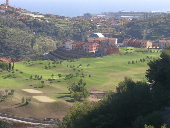 Castellaro: domenica gara di golf per beneficenza. Il ricavato per il restauro del Santuario dell'Annunziata