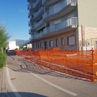 Vallecrosia: cittadini ‘ingabbiati’ dal cantiere sul lungomare Marconi, Perri “Chiesto un incontro urgente”
