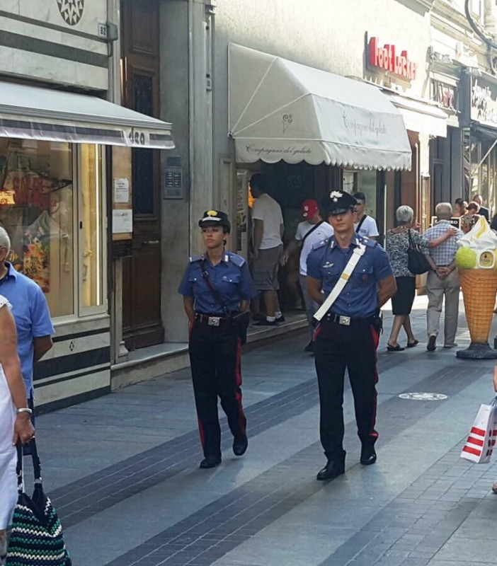 Sanremo: intensificati tutti i servizi di controllo del territorio da parte dei Carabinieri in occasione del weekend di Ferragosto, Pattuglie anche nei pressi degli stabilimenti balneari