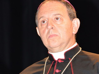 il vescovo Antonio Suetta