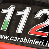 Ventimiglia: bagnante in difficoltà e i presenti chiamano il 112, due Carabinieri si buttano in acqua e lo salvano