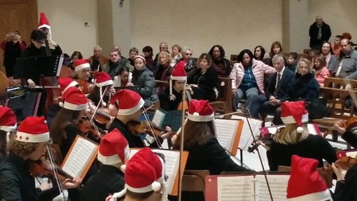 Imperia: grande successo per il 'Concerto di Natale' ieri alla chiesa della 'Sacra Famiglia' (Foto)