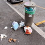 Sanremo: cestini dell'immondizia stracolmi a San Martino, lettore chiede un intervento (Foto)