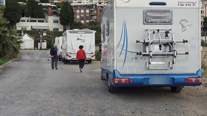 Sanremo: sbarra anti camper divelta a Pian di Poma, è stato un mezzo di Amaie Energia ma perchè non viene rimessa?