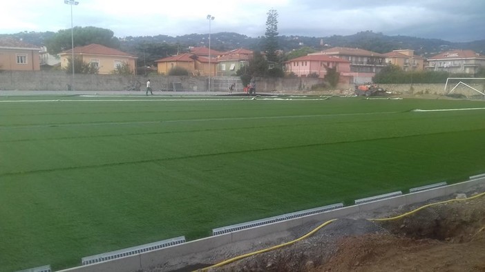 Calcio. FOTO NOTIZIA: proseguono i lavori al campo sportivo di Diano Marina