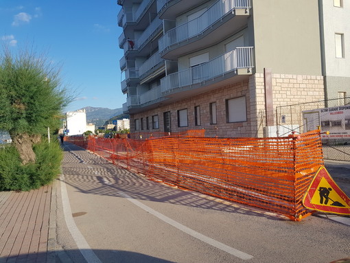 Vallecrosia: cittadini ‘ingabbiati’ dal cantiere sul lungomare Marconi, Perri “Chiesto un incontro urgente”