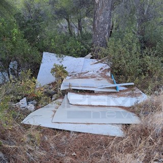 Ventimiglia: nuova segnalazione di una discarica abusiva in frazione Mortola, quando gli interventi? (Foto)