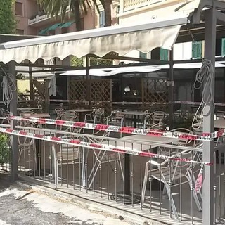 Imperia: dehor sotto sequestro in spianata Borgo Peri alla vigilia di ferragosto per una diatriba tra esercenti