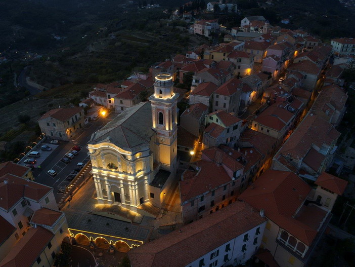 Spettacoli, animazione, mostra di quadri, concerto e presepi: gli eventi a Diano Castello per il periodo natalizio