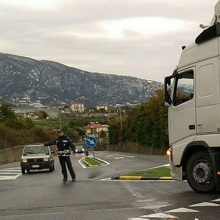 Autostrada dei Fiori: si sbloccano i Tir, dalle 20 possibile revoca del divieto di transito per i mezzi pesanti