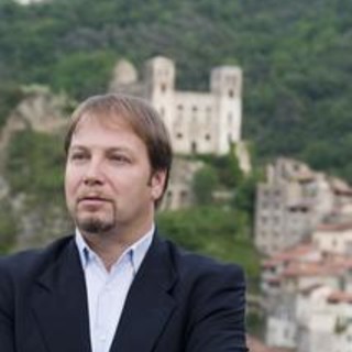 Il Comune di Dolceacqua sottoscrive una Convenzione con l’Università di Genova per lo studio dell’Archivio Storico