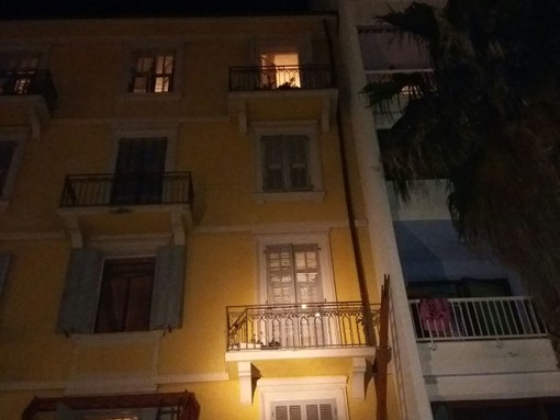 Ventimiglia: finisce sul terrazzo sottostante, donna soccorsa questa sera in via Milite Ignoto