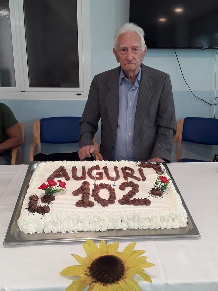 Vallecrosia: alla casa Rachele Zitomirski, festa per i 102 anni di Damiano Sciové