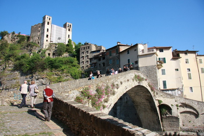 Dolceacqua, storia ed arte: Brea, Monet, Morscio. Domenica 1° febbraio visita guidata a tema