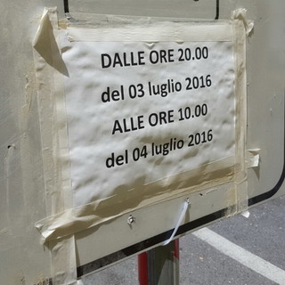 Sanremo: proteste sul piazzale del Borgo per il divieto di stanotte che non è servito a nulla