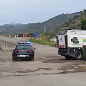 Camporosso, finisce contro un palo mentre guida un muletto alla discarica: 50enne gravemente ferito (Foto)