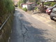 Imperia: problemi di asfalto nella zona di Castelvecchio, intervento e foto di Emilio Broccoletti