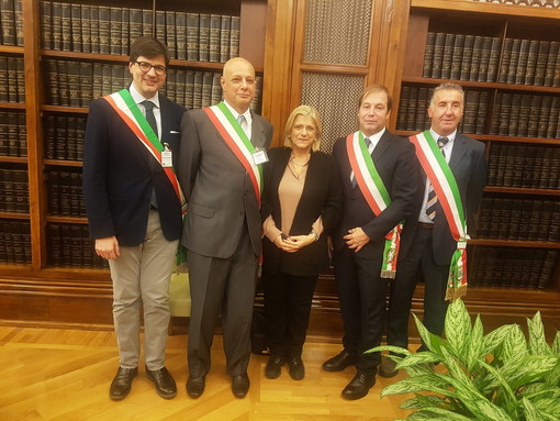 Dolceacqua premiata ieri al Senato come Comune inserito tra le ‘100 Mete d'Italia’ (Foto)