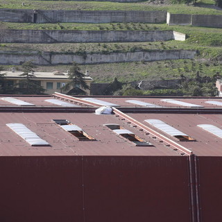 Sanremo: verranno ultimati nel pomeriggio i lavori al tetto del Mercato di Valle Armea, riapertura tra domani e venerdì