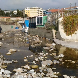 Sanremo: a 10 giorni dalla mareggiata accesso ancora 'off limits' per lo stabilimento 'Lido Foce'