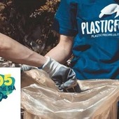 CleanUp, giornata di pulizia ambientale per Plastic Free a Ventimiglia (Foto)