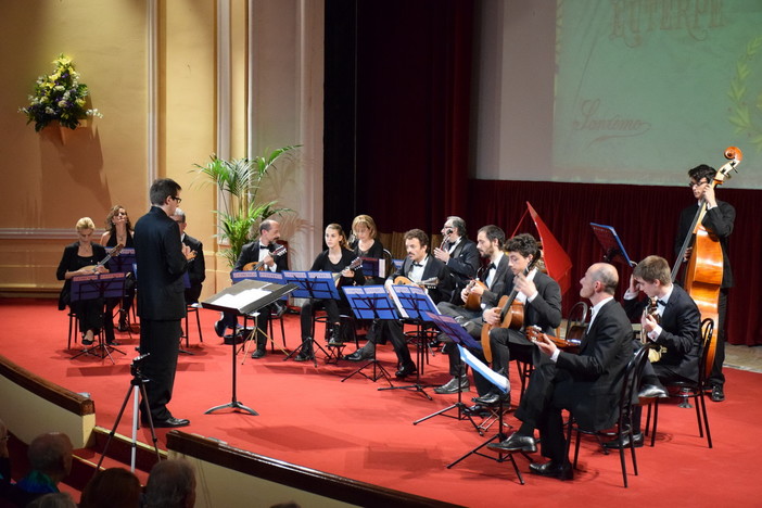 Sanremo: domenica sera in piazza San Siro, Concerto per Gigi Depaulis dedicato al Mandolino nel mondo